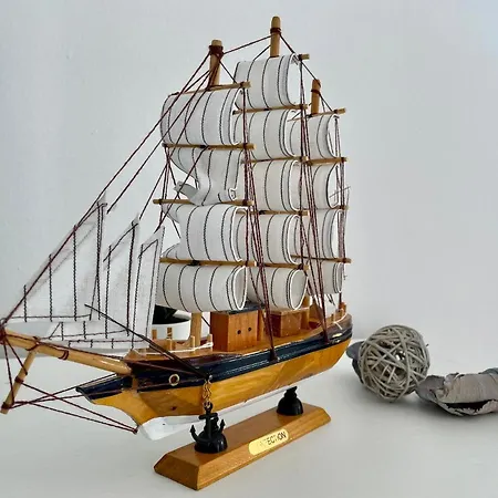 Lejlighed Cozy And Sunny Over The Rooftops