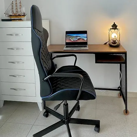 Apartamento Cozy And Sunny Over The Rooftops *